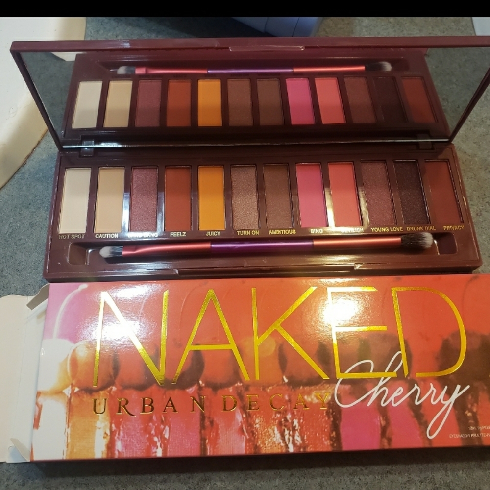 Naked Cherry Pallette